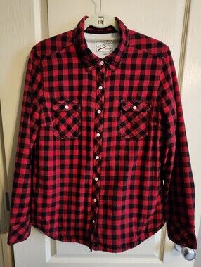 BC CLOTHING Red & Black Plaid Button-Up Shirt - Casual Flannel. Women's Sz Large